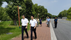 苏州市教育局副局长何永林一行来校调研