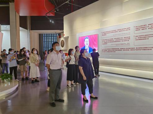 感悟峥嵘岁月，凝聚奋进力量   ——我校接续开展“走基地、看变化、聚力量”沉浸式主题实践活动