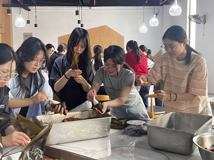 苏州幼专第四届校园美食节圆满落幕：粽香与美食共舞，食育文化润心田