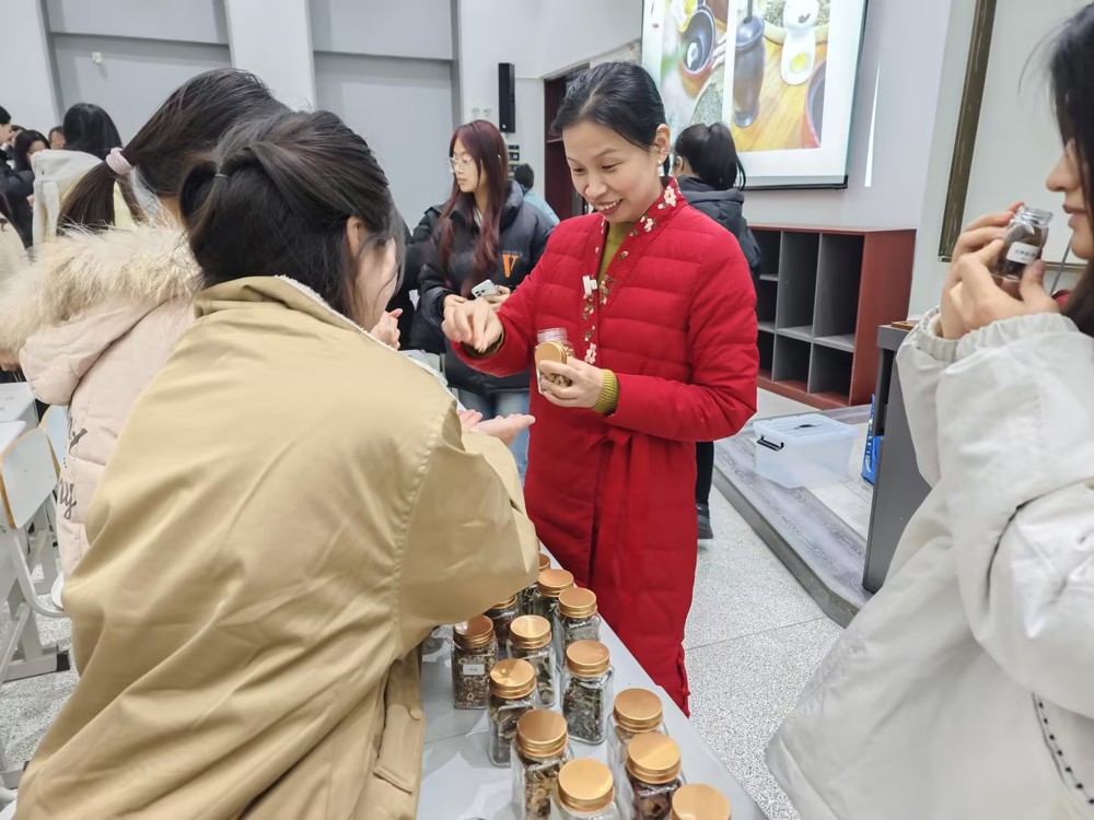 edc65c49942458f90f2a53beeea80abd_compress